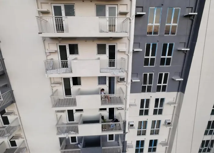 Kasara Urban Elly's Pad With Balcony شقة مانيلا