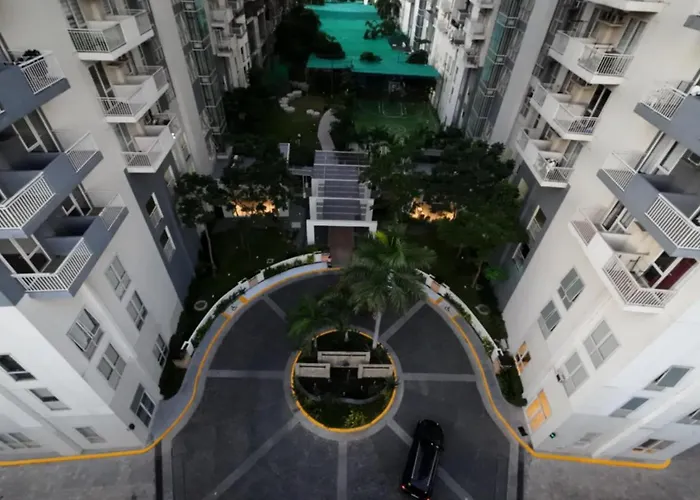 Kasara Urban Elly's Pad With Balcony شقة *