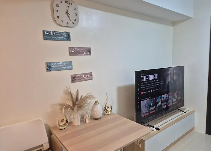 Kasara Urban Elly's Pad With Balcony شقة