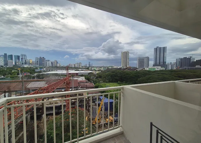 Kasara Urban Elly's Pad With Balcony
