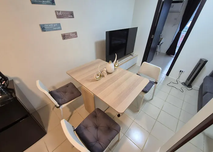 Kasara Urban Elly's Pad With Balcony شقة مانيلا