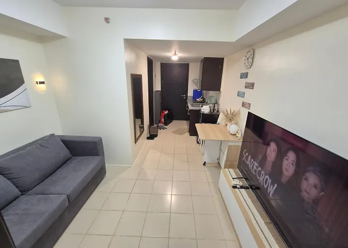 Kasara Urban Elly's Pad With Balcony شقة