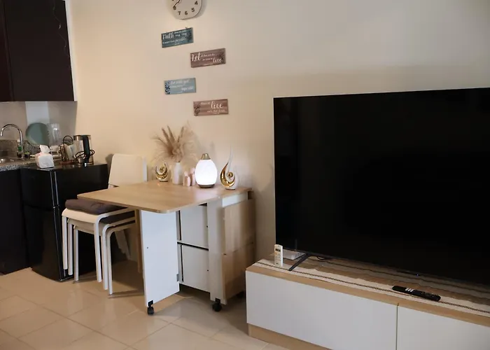 شقة Kasara Urban Elly's Pad With Balcony *