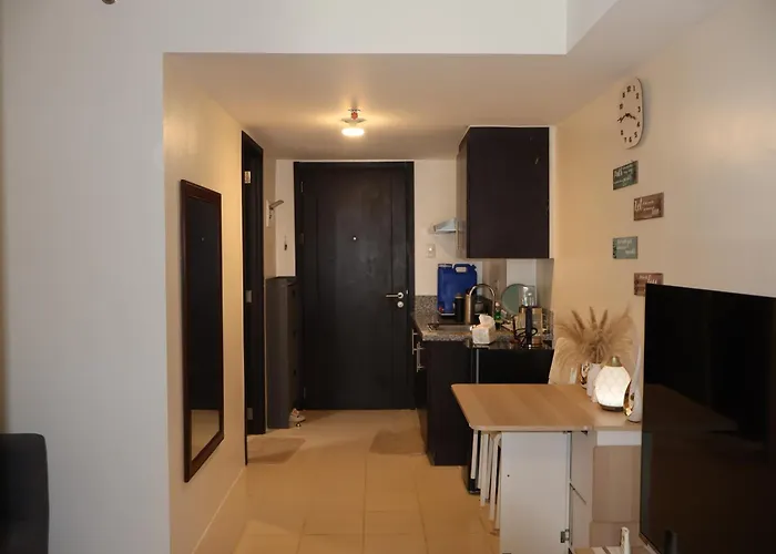 Kasara Urban Elly's Pad With Balcony