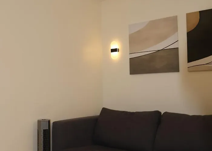 Kasara Urban Elly's Pad With Balcony شقة *
