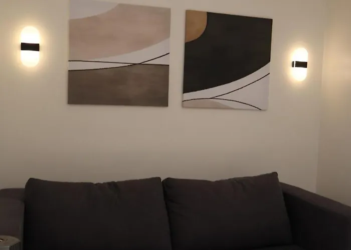 شقة Kasara Urban Elly's Pad With Balcony *