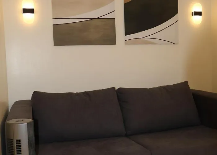 شقة Kasara Urban Elly's Pad With Balcony