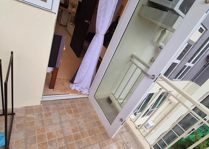 شقة Kasara Urban Elly's Pad With Balcony مانيلا
